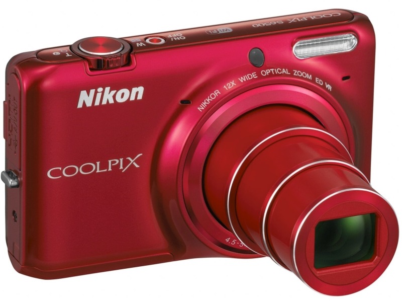 光学12倍ズームの「COOLPIX S6500」