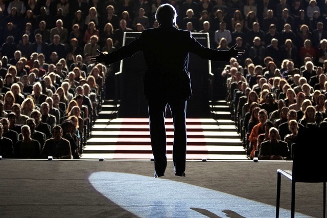 『レッド・ライト』　(c) 2011 VERSUS PRODUCCIONES CINEMATOGRAFICAS S.L. (NOSTROMO PICTURES) / VS ENTERTAINMENT LLC