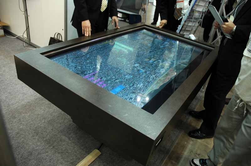 　東京ビッグサイトにて11日から13日まで開催された「FINETECH JAPAN/Display 2007」。ここでは特集レポートで掲載しきれなかったようすを写真でまとめて紹介してみた。