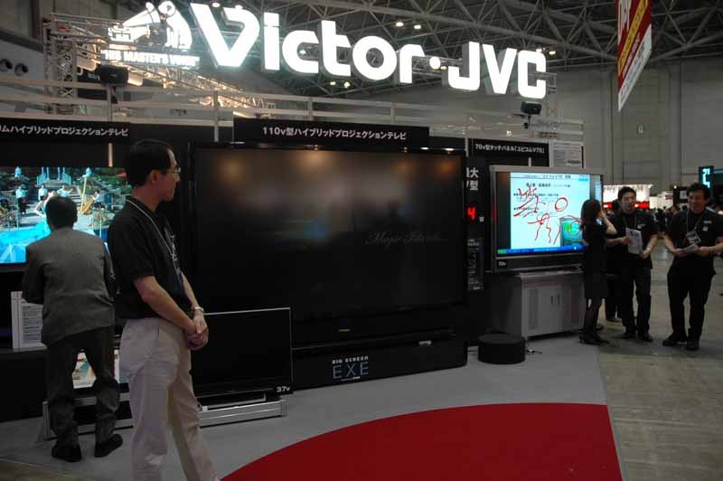 　東京ビッグサイトにて11日から13日まで開催された「FINETECH JAPAN/Display 2007」。ここでは特集レポートで掲載しきれなかったようすを写真でまとめて紹介してみた。