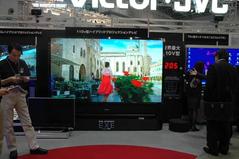 　東京ビッグサイトにて11日から13日まで開催された「FINETECH JAPAN/Display 2007」。ここでは特集レポートで掲載しきれなかったようすを写真でまとめて紹介してみた。