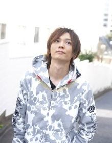 アサギ・トシカズ：　浅沼晋太郎