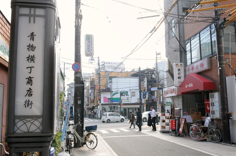 顔なじみの人と世間話に花を咲かせたりしたい商店街でした