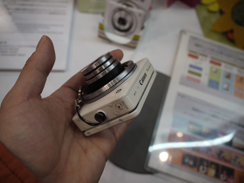 【CP+ 2013】キヤノン、ユニークなコンパクトデザイン「PowerShot N」を出展