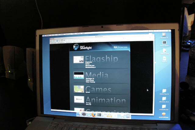 Sliverightのショーケースは、動画・ゲーム・アニメーションの再生や、Flashとの共存を紹介している