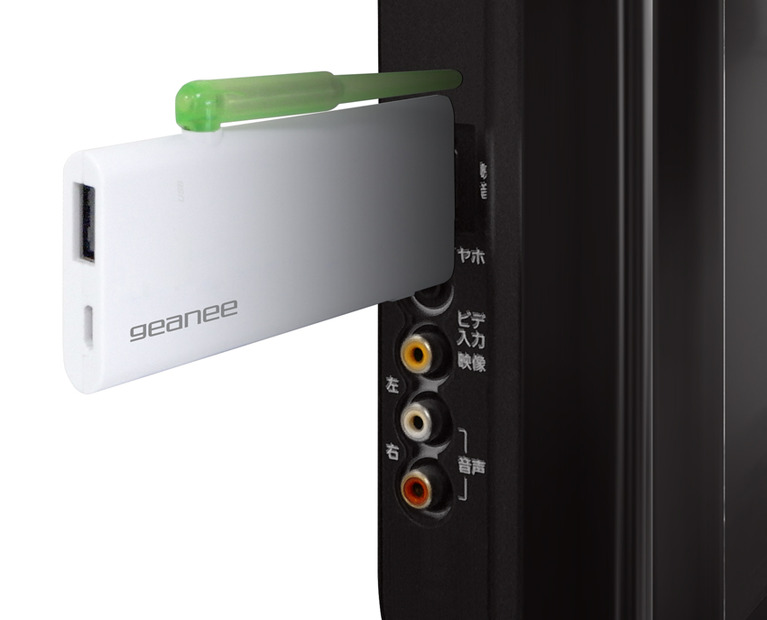 キャップを外してテレビやディスプレイのHDMI端子に直接接続
