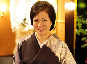 伊藤由美氏