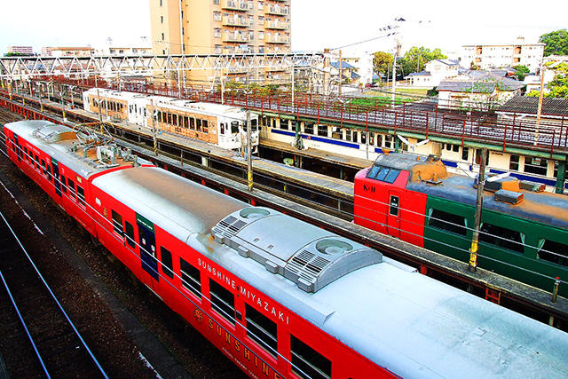 日南線観光列車「海幸山幸」 南宮崎駅付近（2010年4月）