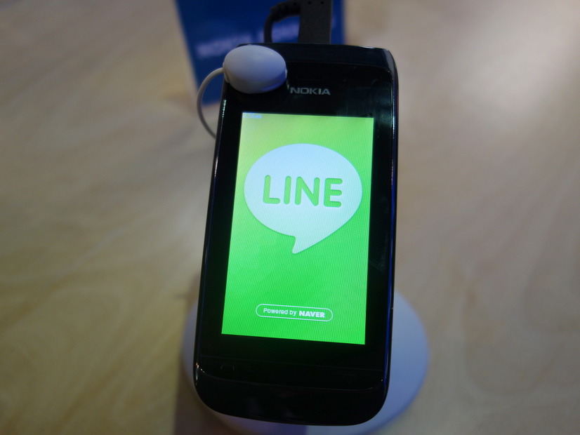 LINEをインストールした「Asha 310」