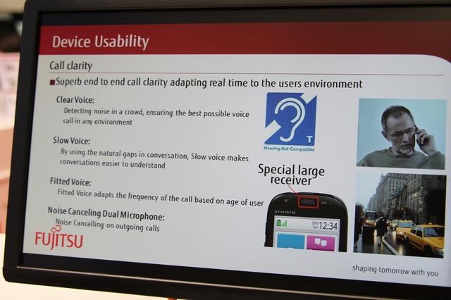 【MWC 2013】富士通、海外向けらくらくスマートフォン「STYLISTIC」を初披露