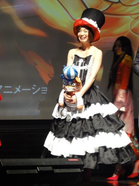 芹那さんがペローナに！圧倒的キュートな姿をフォトレポートでお届け