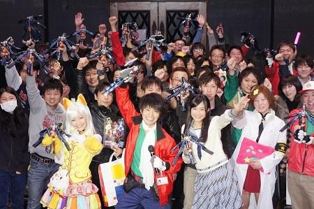 ファンも大歓声でシーズン痛を祝う。