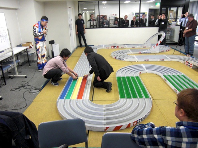 ミニ四駆プレスミーティング メディア対抗戦決勝戦