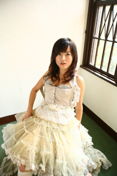 6月6日に最新アルバム「アニカペラ」をリリースするアニソン歌手の松澤由美