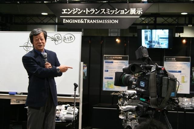 GT-Rの技術を紹介するイベントに出席した水野和敏氏