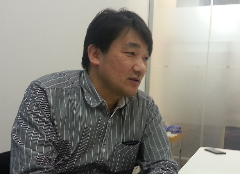 香港在住の携帯電話研究家である山根康宏氏