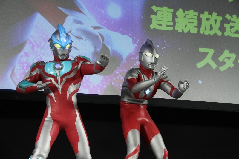 ウルトラマンギンガと初代ウルトラマン