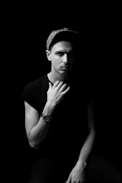 「Boys Noize DJ set」（4/6出演）ボーイズノイズレコーズ主宰者、アレックス・リダ。2012年9月、3rdアルバム『Out of the Black』をリリース