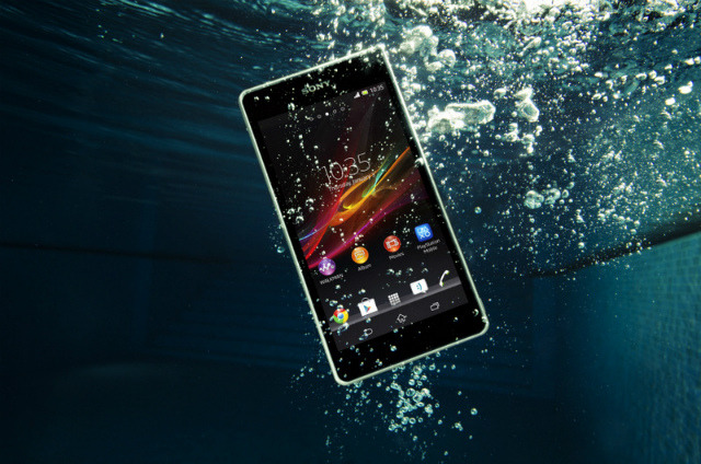 防水（IPX5/IPX8）、防塵（IP5X）性能を装備