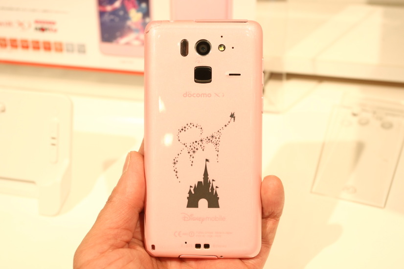 「Disney Mobile on docomo F-07E」