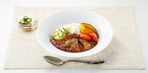 アボカドとチーズのトマトカレー