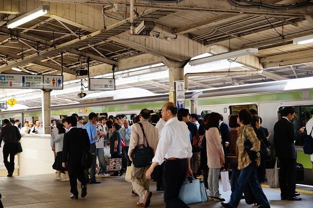 京浜東北線も一部区間が運休。山手線は増便対応したが、普段よりも混雑していた。