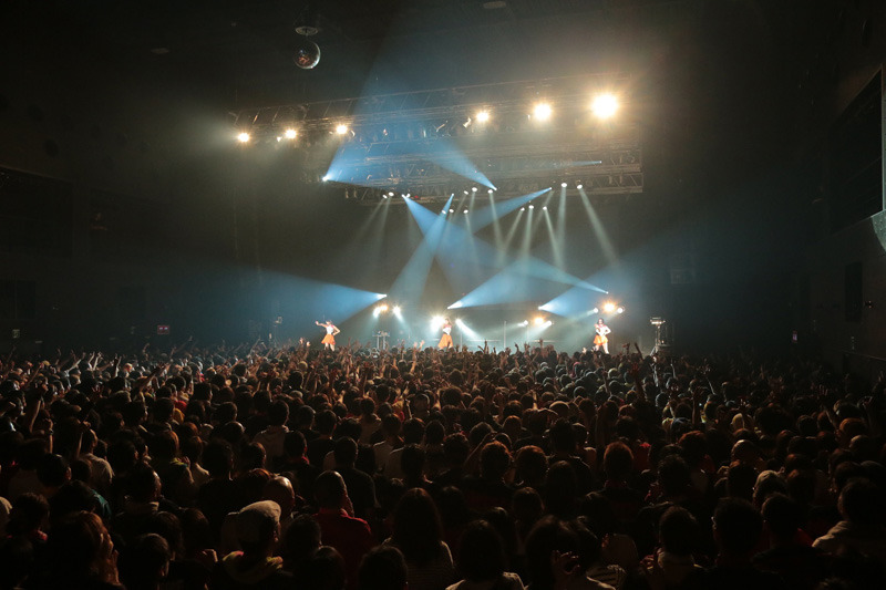 「ずっと好きだったんじゃけぇ～さすらいの麺カタPerfume FES!!」大阪公演の模様