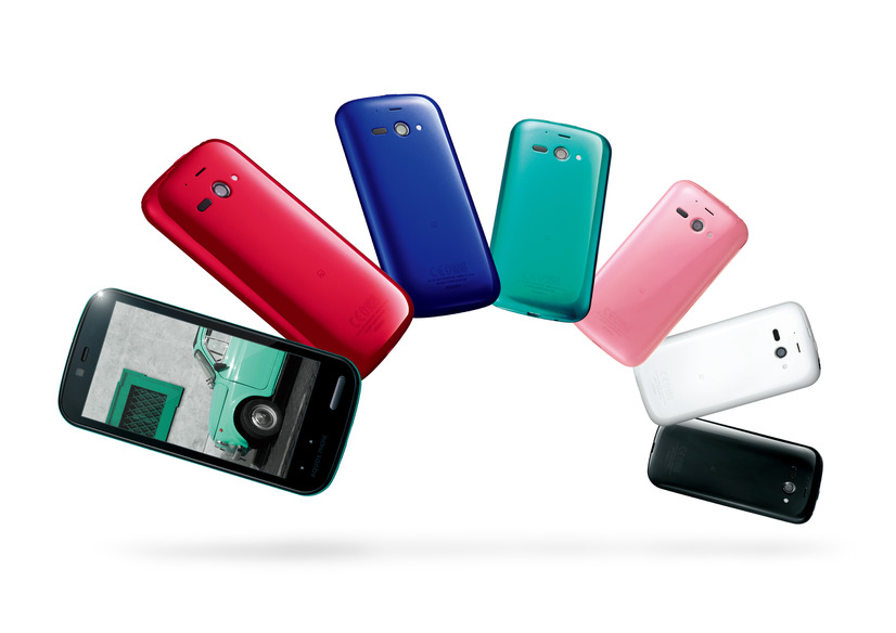 「AQUOS PHONE es WX04SH」（シャープ製）