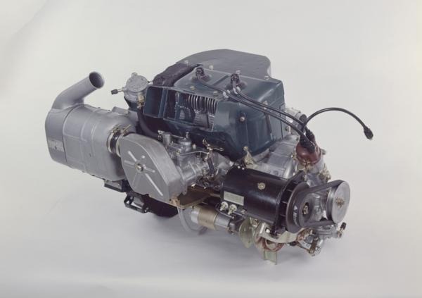 1970 R-2 SS エンジン