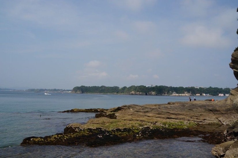 三浦海岸の岩場