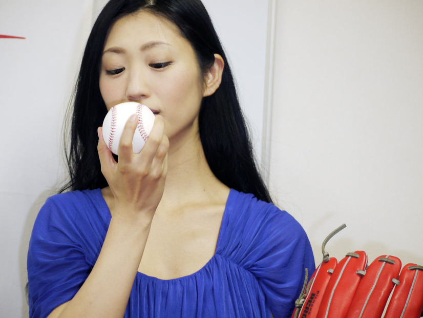 【フォトレポート】 壇蜜、秋田で始球式に登場！