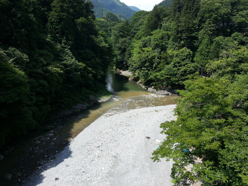 奥多摩駅からすぐ近くにこんな景色が