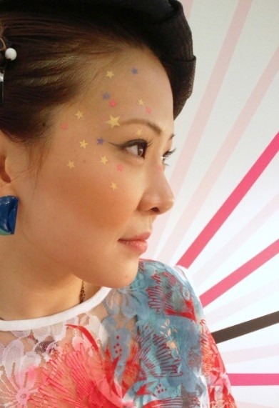BeautiKはキラキラメイクを実施
