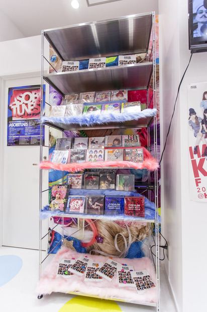 所属アーティストのCD