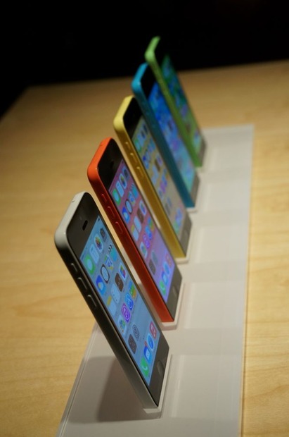 5色のカラーが選べるiPhone 5c