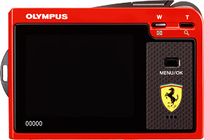 オリンパス、フェラーリ公認デジカメ「Ferrari DIGITAL MODEL 2004」を予約限定販売