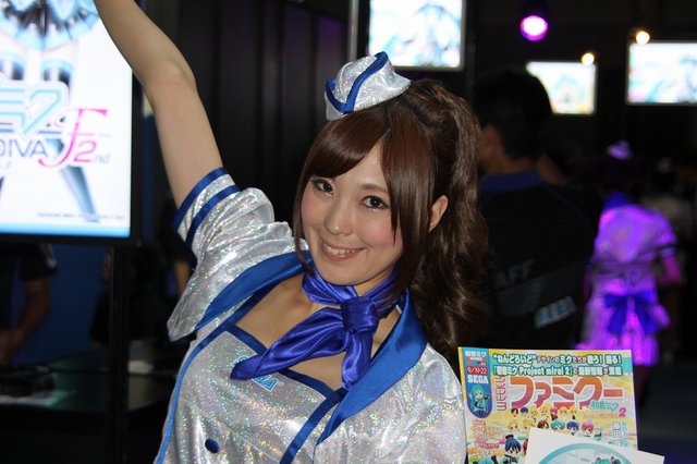 【東京ゲームショウ2013】二日目のコンパニオンのお姉様たち写真集