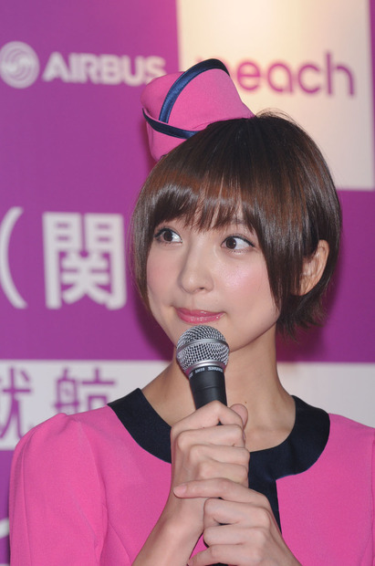 Peachに篠田麻里子ラッピングの機体！篠田自身もCAで搭乗