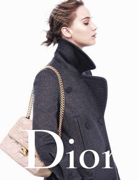 ジェニファー・ローレンスがモデルを務めた「Miss Dior」の13-14AW広告キャンペーン
