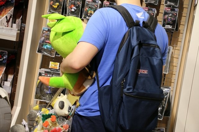 ハリマロンとたくさんのポケモンたちがショッピングバッグにギッシリ！