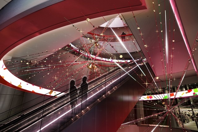 渋谷ヒカリエにライゾマティクスのイルミネーション登場
