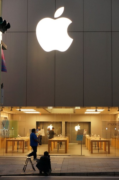 アッップルストア銀座前