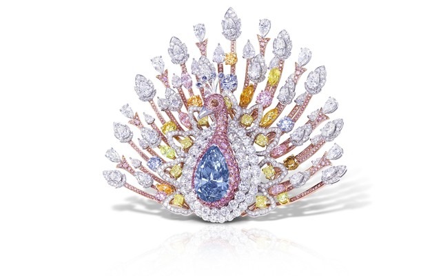 ザ・ピーコック・ブローチ（20.02ct）Fancy Deep Blue Pear shape Diamond Brooch