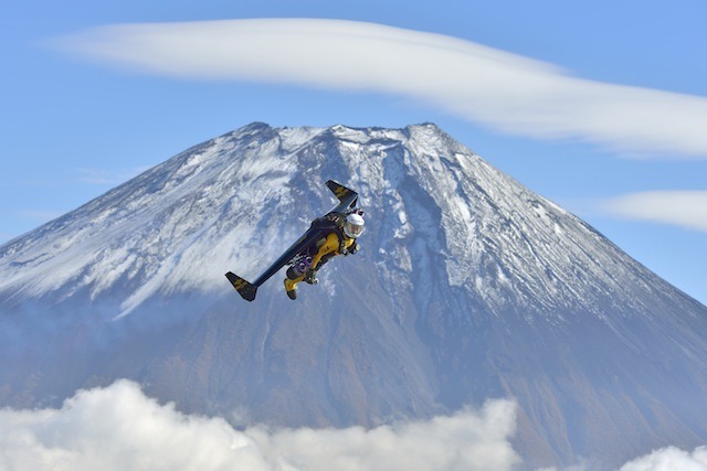 ジェットマン　(C) Tokunaga/Breitling SA