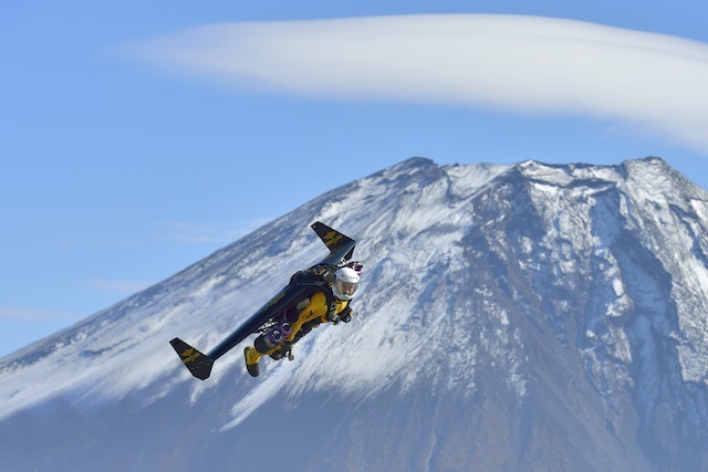 ジェットマン　(C) Tokunaga/Breitling SA