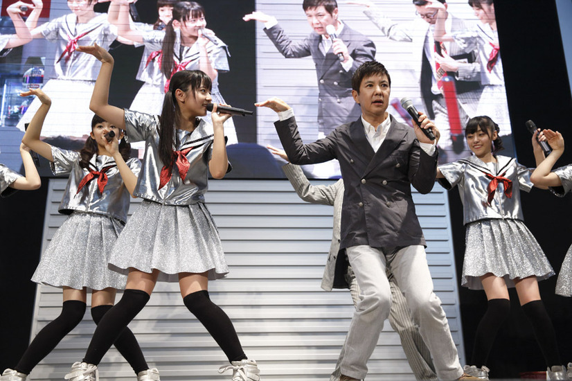 私立恵比寿中学のライブイベントに特別ゲストとして登場した関根勤