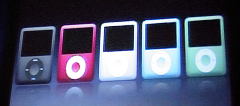 プロダクトRED製品が加わったiPod nano