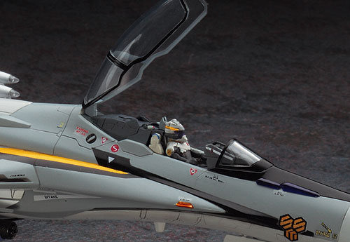 ハセガワから「1:72スケール  VF-25F/S メサイア」が登場、アルト機F型とオズマ機S型の選択式