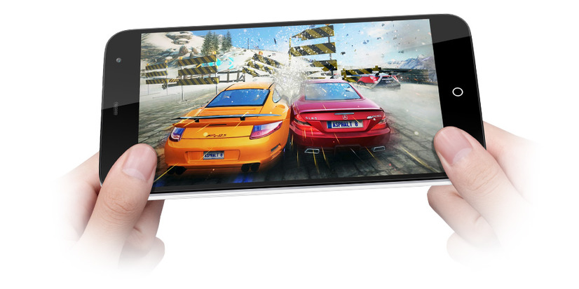 8コア搭載でゲームなどもスムーズに動く