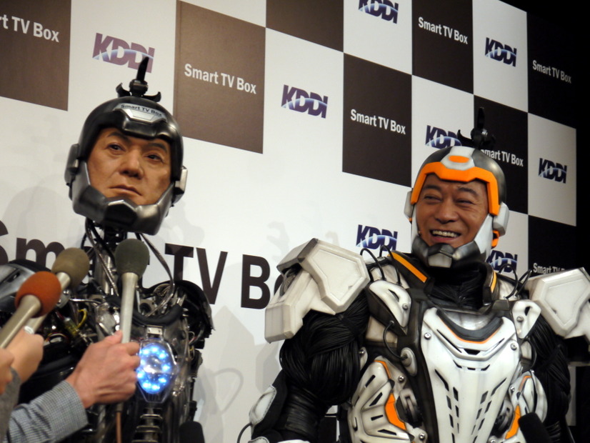 松平健、本人そっくりのロボットに対面！